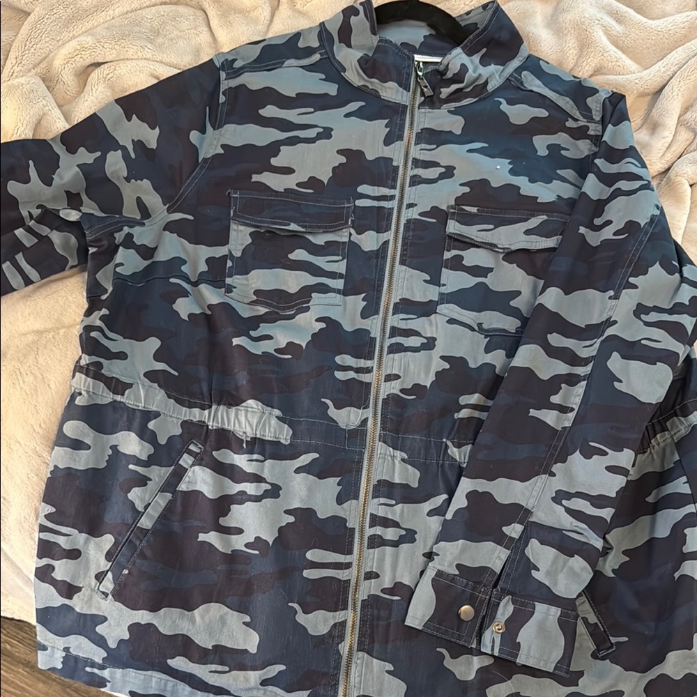 NEW - Camouflage Zip-Up Jacket size 2X. Belle by Kim Gravel